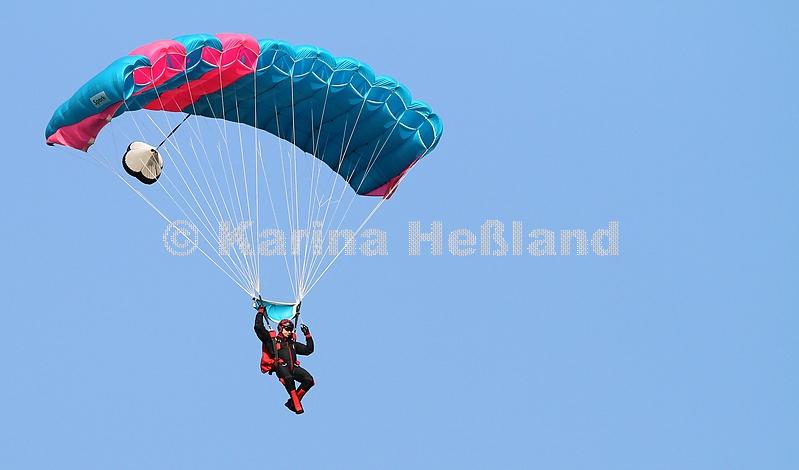 KH100529b002