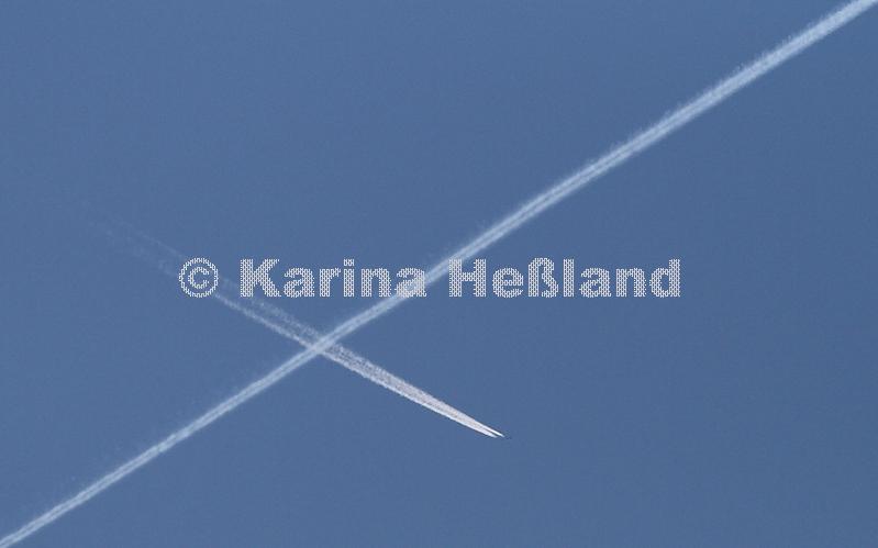 KH110116c002