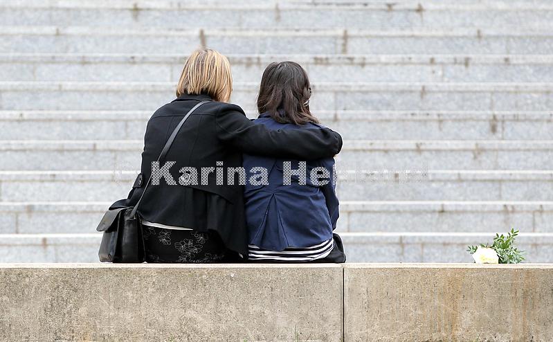 KH120426a022