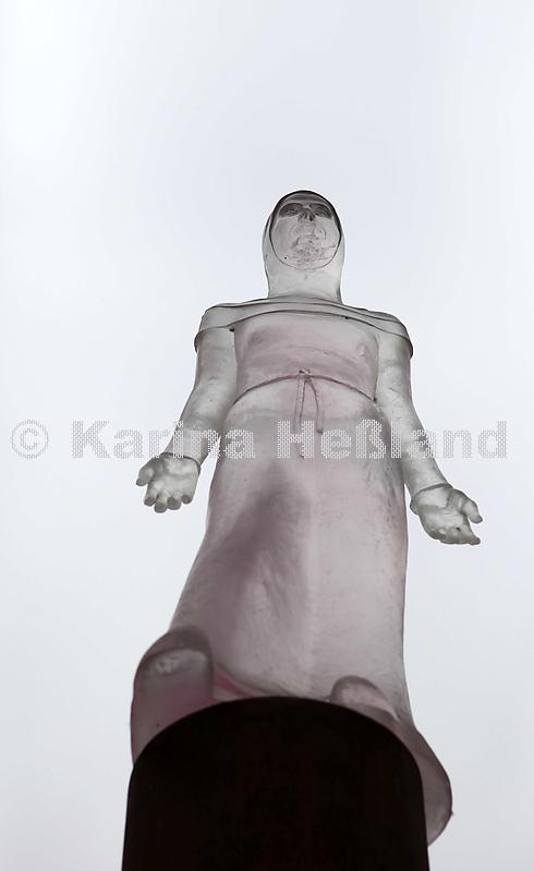 KH120530a023