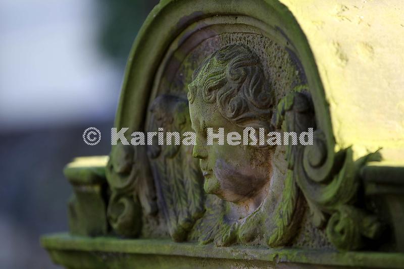 KH131113b012