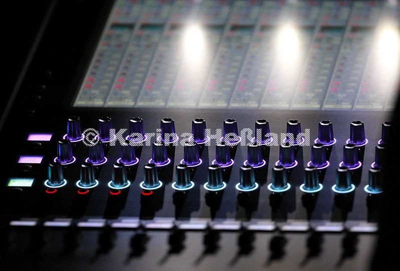 KH140406b003