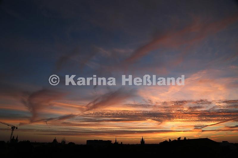 KH160925a013
