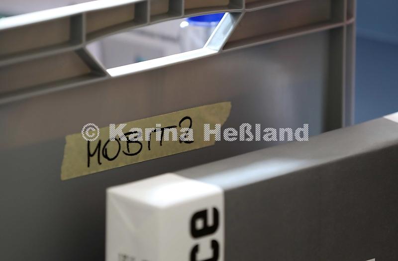 KH210126b009