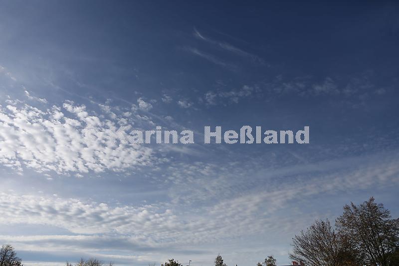 KH221108c006
