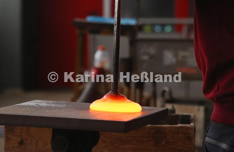 KH240310b057