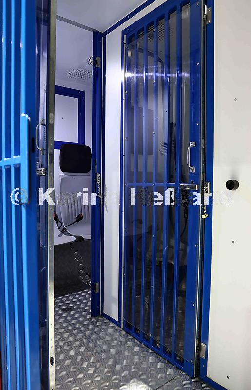 KH250311b023