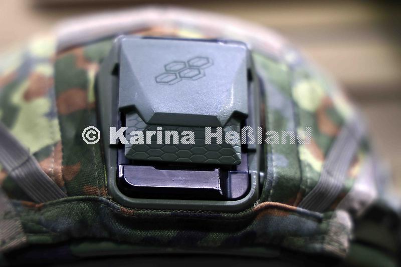 KH250311b034