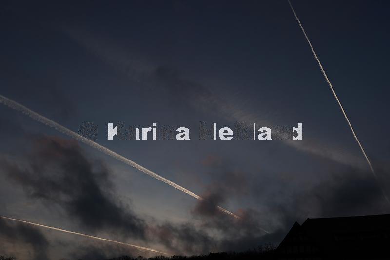 KH250410a001
