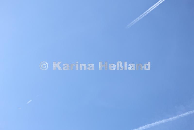 KH250410c001